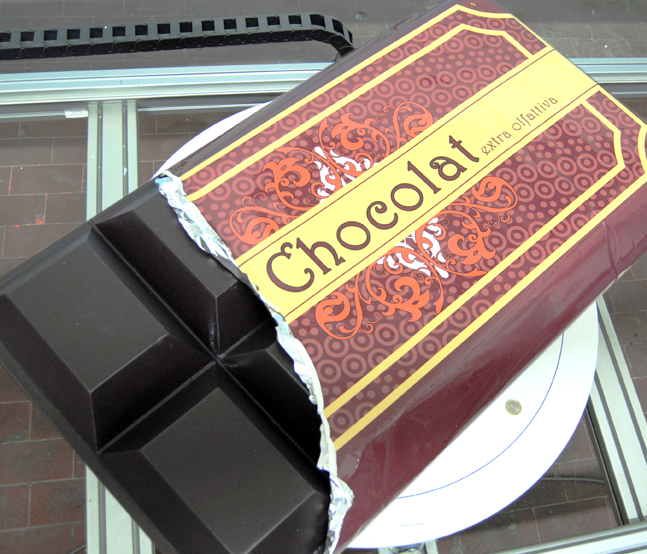 riproduzione maggiorata di una barretta di cioccolato